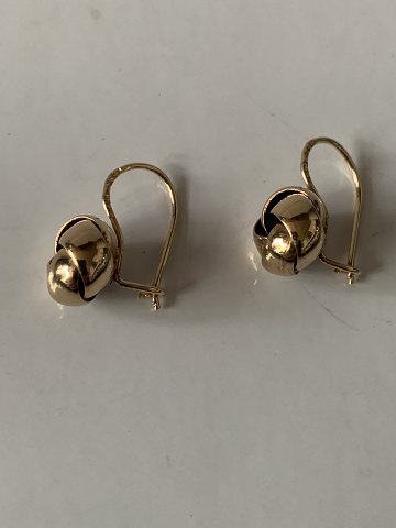 Smukke Knudeformet øreringe i 14 karat guld, stilet design.