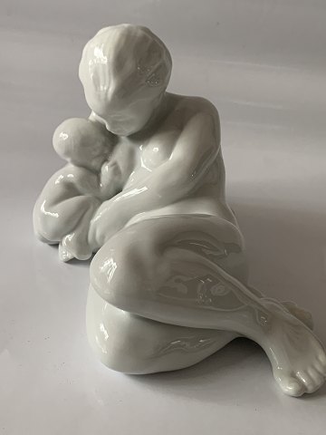 Bing & Grondahl figure
Mother with child and fish by Kai Nielsen