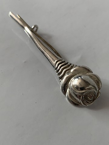 Brooch in Silver
Stamped HNH 830S
Length 5.6 cm