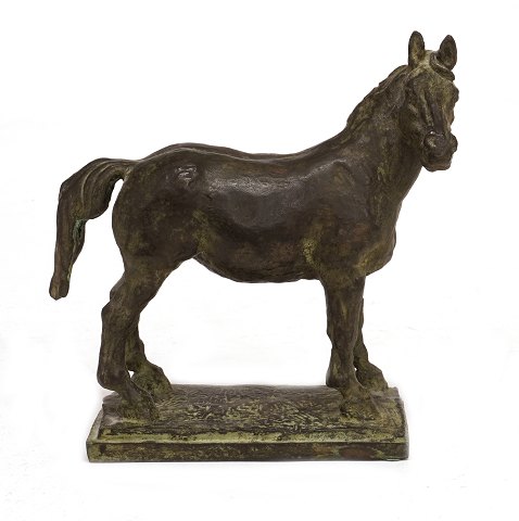 Helen Schou, 1905-2006, horse sculpture, bronze. 
Signed. H: 16cm. L: 17cm