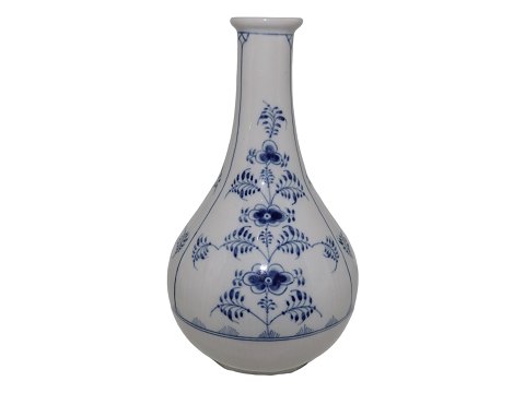 Blue Fluted Plain
Vase / decanter