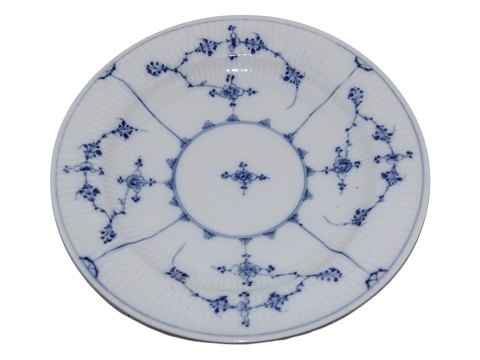 Blue Fluted Plain
Dinner plate 24.1 cm. from 1830-1850