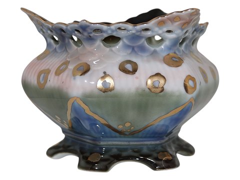 Bowls<br>Dishes