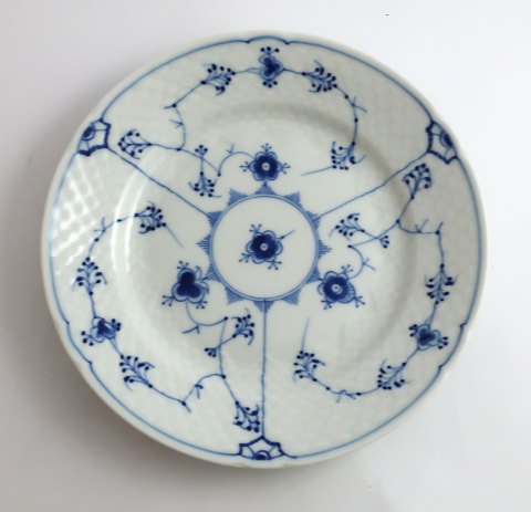 Bing & Grøndahl. Blåmalet. Frokost tallerken. Model 618. Diameter 19,5 cm. (1 
sortering).