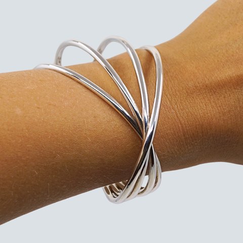 Georg Jensen, Allan Scharff; Alliance armring i sterling sølv