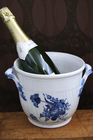 Royal Copenhagen Blå Blomst Svejfet Champagne / Vinkøler med hanke...