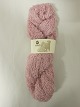 Mohair Bouclé
Mohair Bouclé er et naturprodukt fra 
sydafrikanske angorageder.
Den viste farve er:  Rosa, Farvenr. 1038
Prisen er pr. nøgle med 100 gram Mohair Bouclé