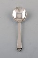 Georg Jensen "Pyramid" boullion spoon in sterling silver. Dated 1945-51.
