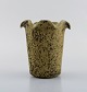 Arne Bang. Vase i glaseret keramik. Modelnummer 208. Smuk spættet glasur i brune 
og olivengrønne nuancer. 1940/50