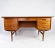 Desk in teak of danish design from the 1960s. 
5000m2 showroom.