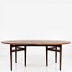 Roxy Klassik præsenterer: Arne Vodder / Sibast FurnitureOvalt spisebord i palisander. Mærket fra producent.1 ...