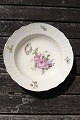 Frisenborg with gold rim Danish porcelain, deep 
plates 22cm