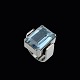 Boy Johansen. 
Ring i 18k 
hvidguld med 
aquamarine.