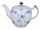 Blue Fluted Plain
Extra small tea pot from 1898-1923