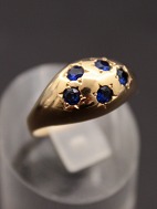14 karat guldring  med 5 bl topaser