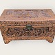 Oriental chest
with carvings
975 DKK