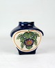 Osted Antik & 
Design 
præsenterer: 
Vase - 
Model 1039/661 
- Fajance - 
Dekoreret Med 
Blomster - 
Håndmalet - ...