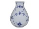 Blue Fluted Plain
Rare vase in thick porcelain