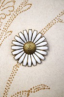 item no: 
Marguerit broche AM Dia.4cm.