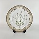 Kinnerup Antik 
& Porcelæn 
præsenterer: 

RC
Tallerken
Flora Danica
25,5 cm