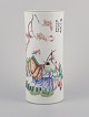 L'Art presents: 
Antique 
Chinese 
porcelain brush 
holder.