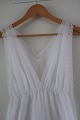 ViKaLi 
präsentiert: 
Frauenhemd 
/ Kleid ohne 
Ärmel
Ein antikes 
Frauenhemd mit 
schöner 
Handarbeit
Das antikke, 
...