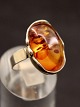 Sterling sølv 
ring med rav
