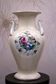 Antik , 1800 
tals vase fra 
Bing & Grøndahl 
med hanke og 
...