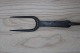 ViKaLi 
præsenterer: 
Antik 
stege gaffel
Perfekt ved 
grillen, og 
endnu bedre ved 
bålet
L: 47cm
Fra ca 1850