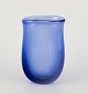 Per Lütken for 
Holmegaard.
Unika vase i 
blåt kunstglas.