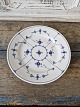 Karstens Antik 
præsenterer: 
Royal 
Copenhagen 
Musselmalet 
riflet 
frokosttallerken 
21 cm. 1850-98