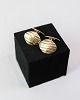 Osted Antik & 
Design 
præsenterer: 
Manchet 
knapper - 14 
karat guld - 
Stemplet 585 - 
Rillede 
overflade ...