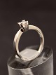 Middelfart 
Antik 
præsenterer: 
14 karat 
hvidguld ring 
med diamant