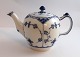 Lundin Antique 
presents: 
Royal 
Copenhagen. 
Blue Fluted, 
half lace. 
Teapot. Model 
610. 70 cl. (1 
quality). ...