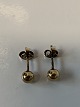 8 carat gold Earrings with gold ball.