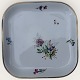 Moster Olga - 
Antik og Design 
præsenterer: 
Royal 
Copenhagen
Primavera
Serveringsfad
#1515/14032
*225kr
