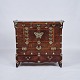 Antik Koreansk Bandaji Kiste/Kommode - Bryllups Kiste - Mørkt Træ & Messing - 
Joseon Dynastiet - 1900-Tallet
