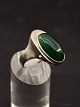 Sterling sølv 
ring  med 
cabochon sleben 
grøn