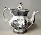 Pegasus – Kunst 
- Antik - 
Design 
presents: 
English 
earthenware 
coffee pot, 
circa 1850. 
Blue 
transferware.