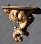 Ny rococo hylde 
i forgyldt træ, 
19. årh.