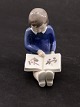 B&G girl with 
Christmas book 
2247