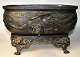 Large Chinese 
bronze flower 
jardiniere, 
19th century.