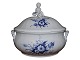 Blue Flower Curved 
Extra large soup tureen with figurine on top from 1790-1820