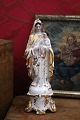 K&Co. 
præsenterer: 
Dekorativ 
, gammel 
Madonna figur i 
porcelæn af 
Jomfru Maria 
med 
Jesusbarnet...
