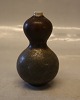 Klosterkælderen præsenterer: 21397 Kgl. Vase Kalebas form 9.5 cm Nils Thorsson August 1956 Kongelig Dansk Stentøj