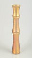 L'Art præsenterer: Mobach, Holland, høj vase i stentøj.
