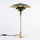 Osted Antik & Design præsenterer: Poul Henningsen Bordlampe Model PH 3/2 Jubilæumsudgave i messing med grønne ...