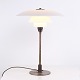 Osted Antik & Design præsenterer: Poul Henningsen Bordlampe Model PH 4/3 i bruneret Messing for Louis Poulsen ...