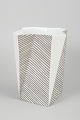 L'Art præsenterer: Else Kamp for Bing & Grøndahl, "Futura" vase.