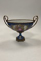 Danam Antik præsenterer: Oval Porcelæns skål med bronze montering i Sevres Stil